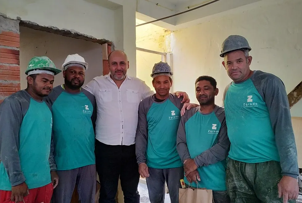 Equipe própria da Zgrada Engenharia em obra