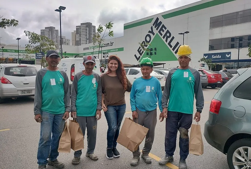 Equipe da Zgrada em atendimento de assistência técnica